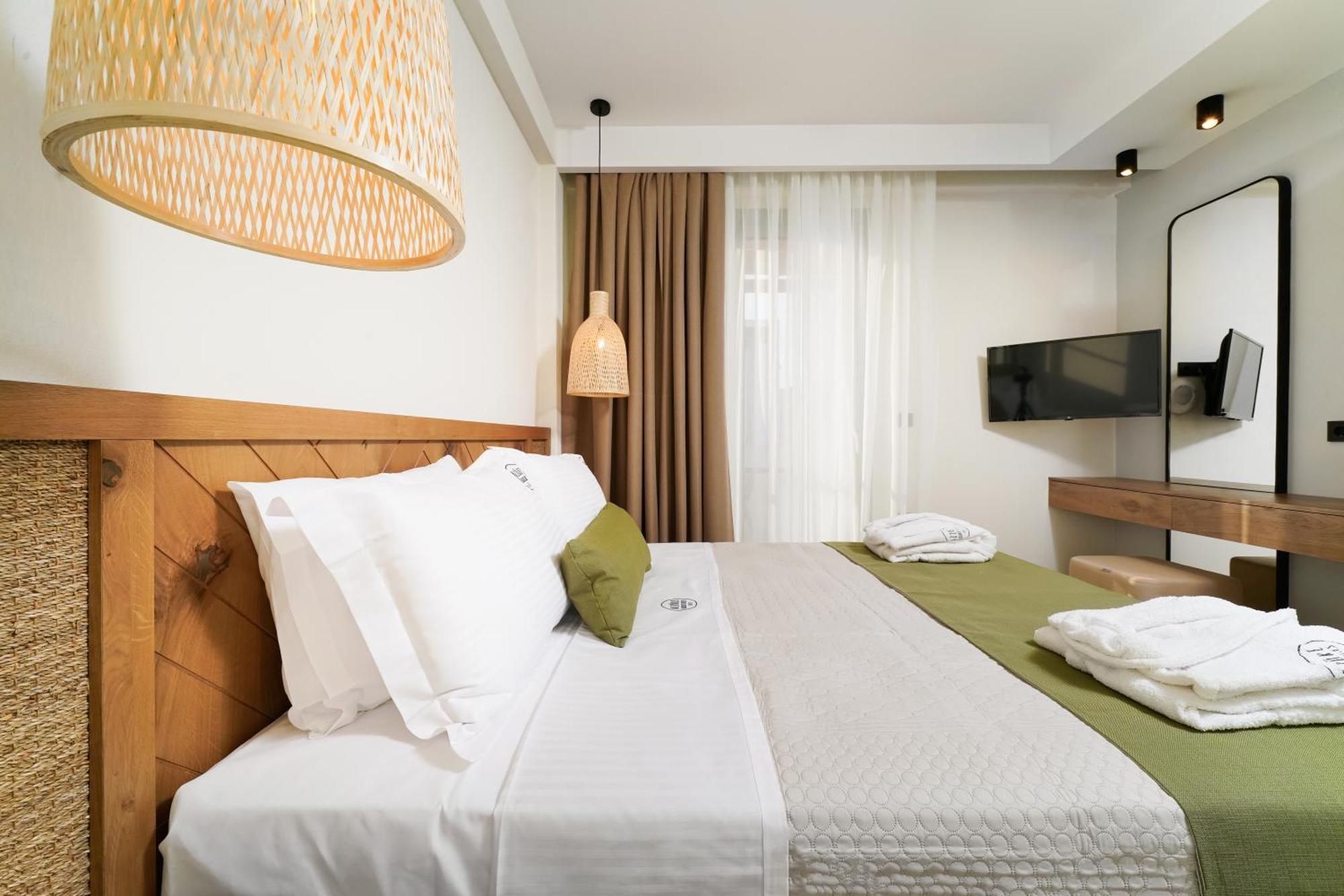 Azzure Luxury Suites โปตอส ภายนอก รูปภาพ