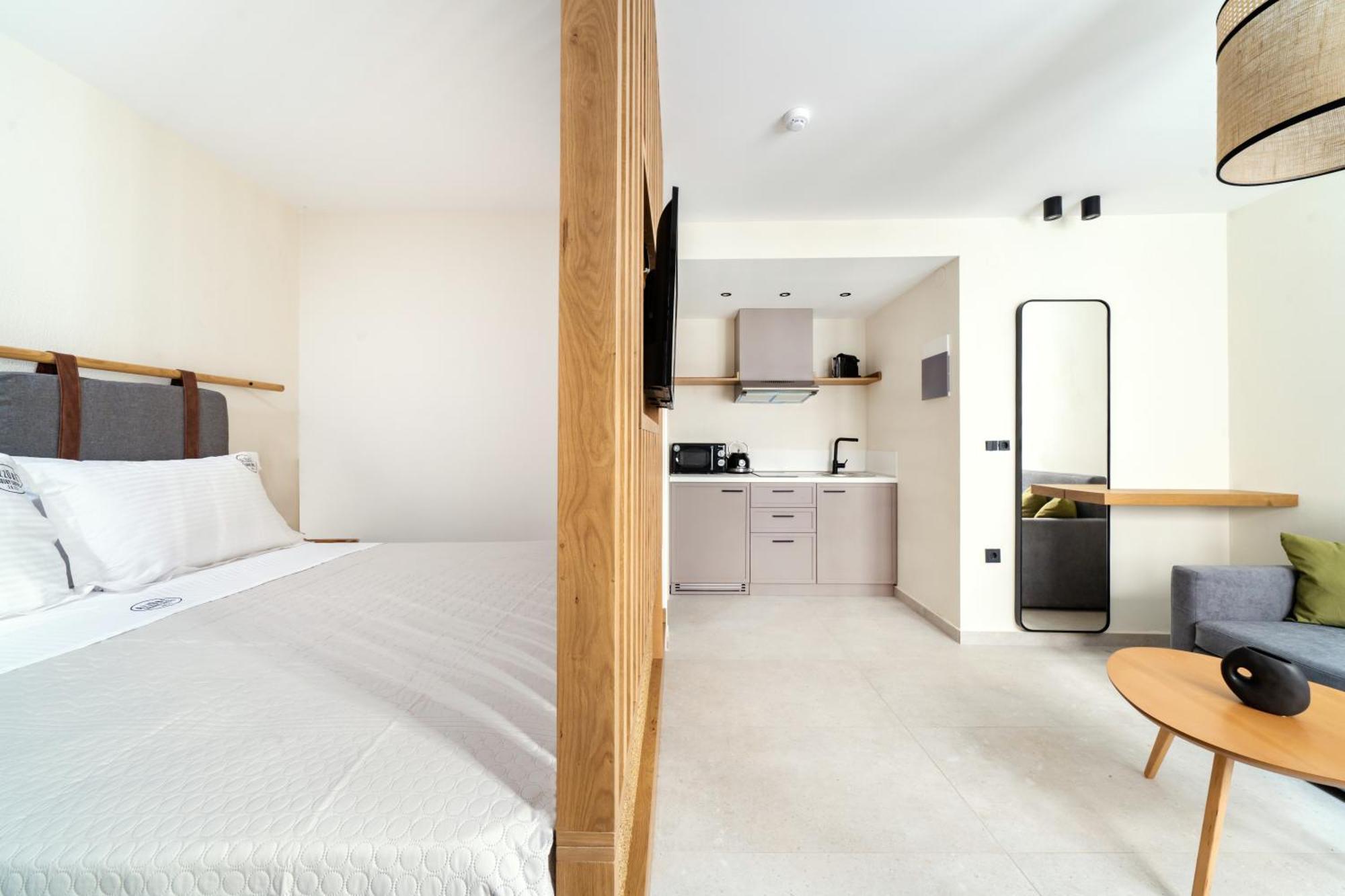 Azzure Luxury Suites โปตอส ภายนอก รูปภาพ